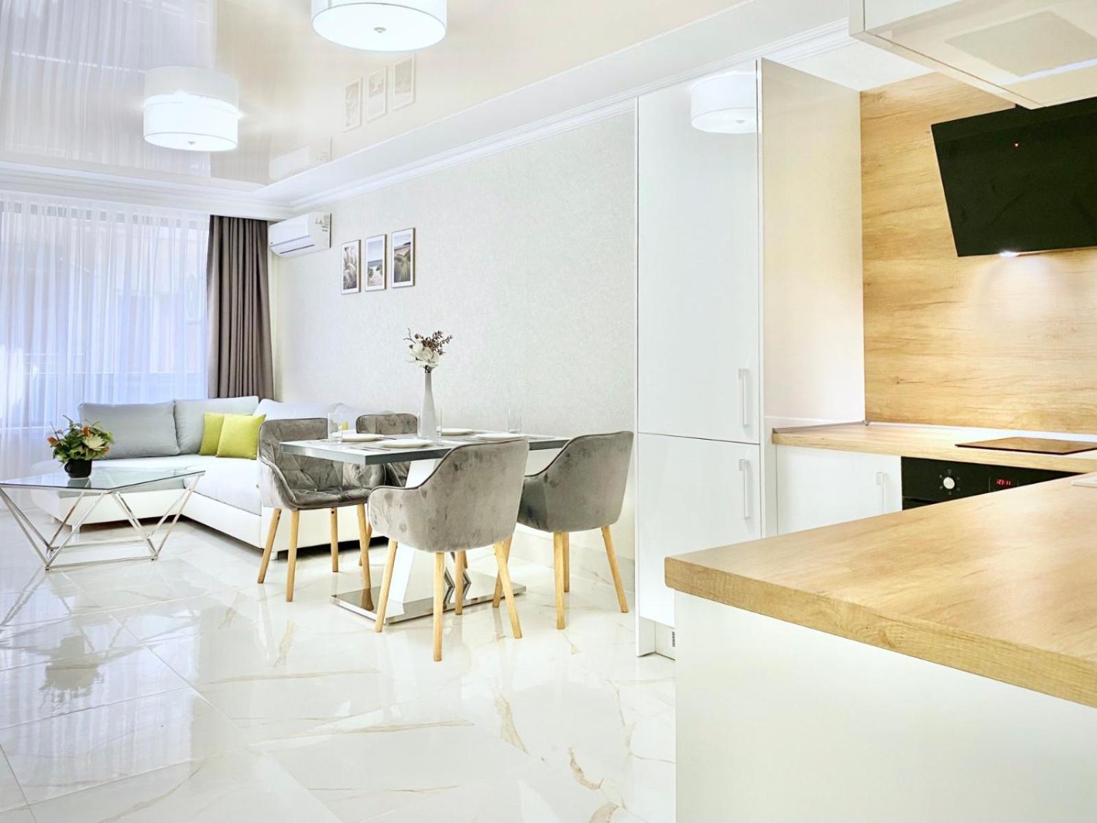 Sea View Apartment With Free Parking Поморие Экстерьер фото